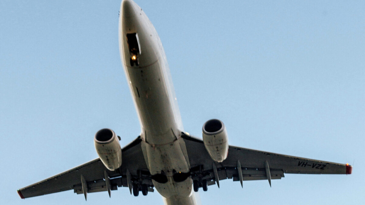 中国・ロシア爆撃機が東京方面へ異例ルートで飛行｜なぜ今？H6Kは核搭載可能？東京爆撃の可能性・横須賀基地と台湾有事への影響を解説