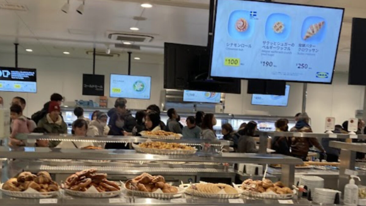 【2025年12月最新版】イケアのフードコート「冬限定メニュー」を徹底レビュー！チキンコンフィやトマトクリームからビーツスープまで