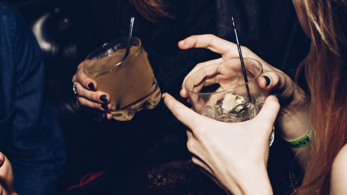 維新の奥下剛光議員が政治資金でキャバクラ支出！赤坂と六本木で計9万円